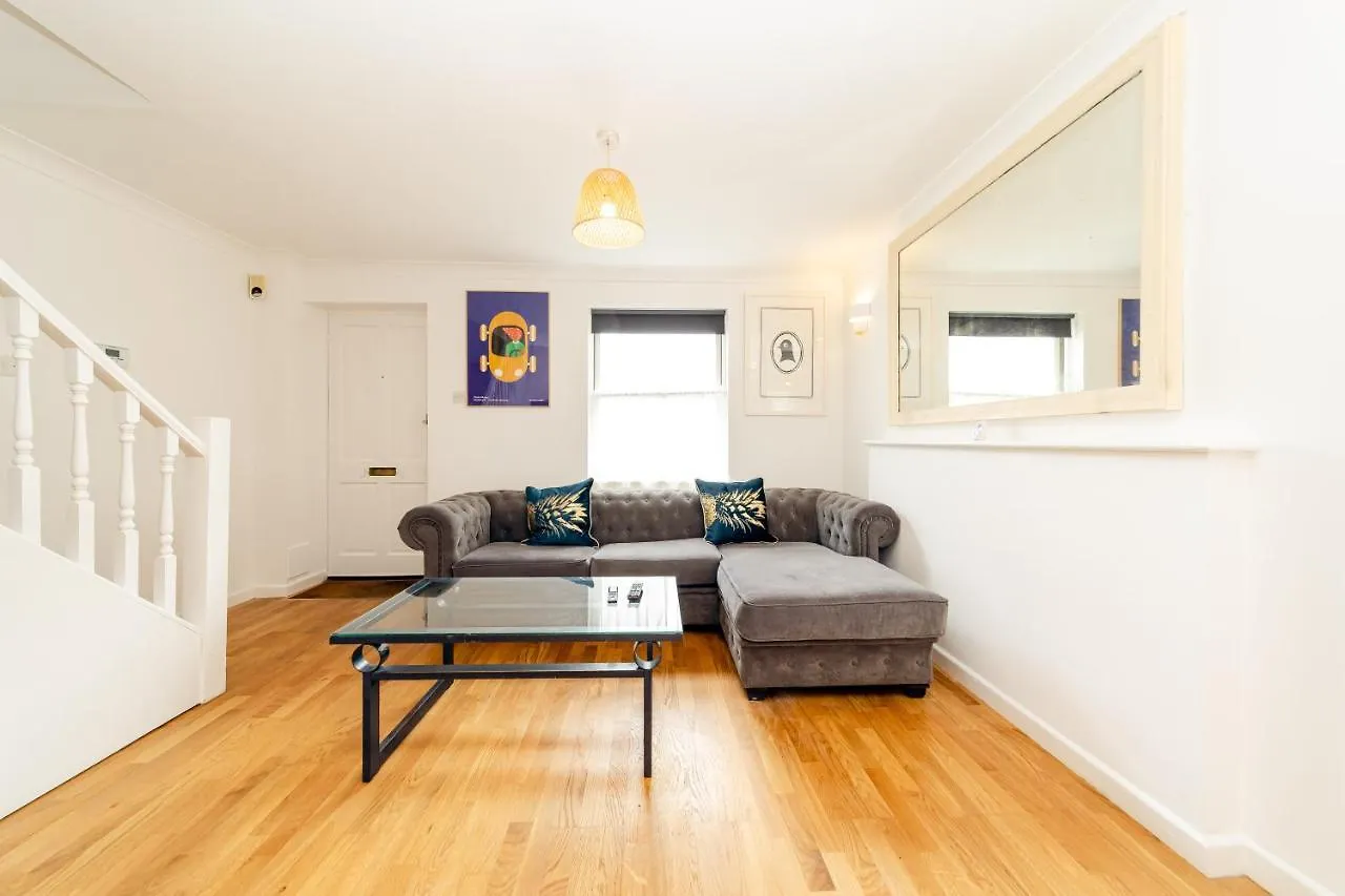 Flash Sale Free Parking I Next To Brighton Beach I 2 Bedroom Mews House 영국