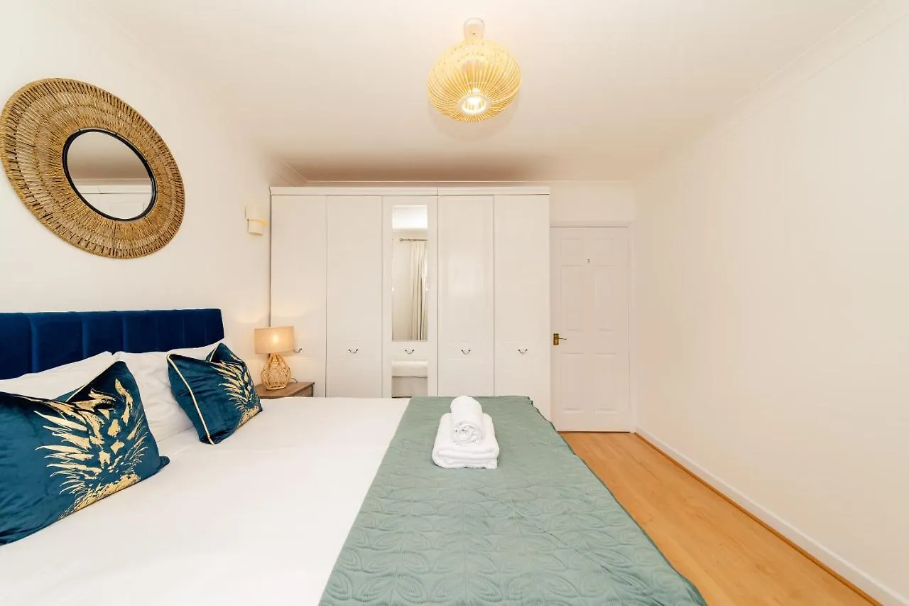 Flash Sale Free Parking I Next To Brighton Beach I 2 Bedroom Mews House