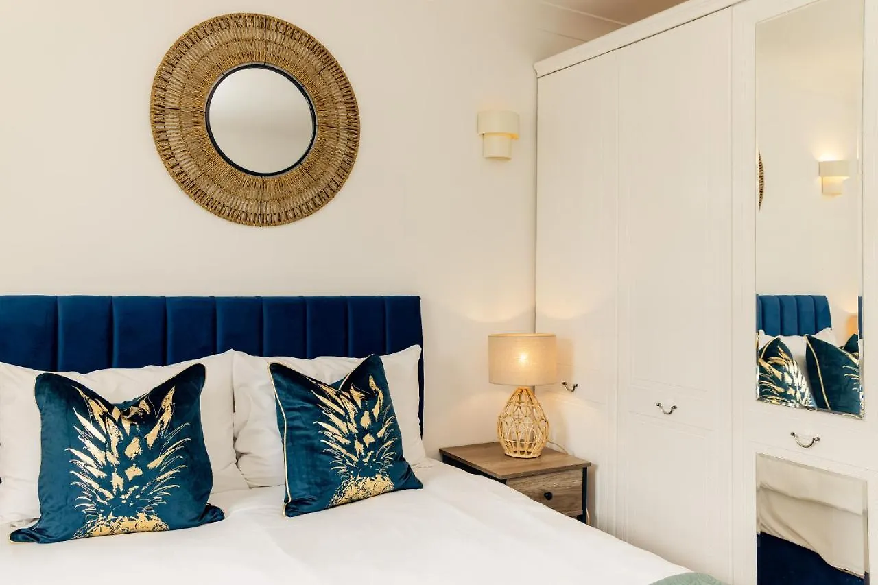 Flash Sale Free Parking I Next To Brighton Beach I 2 Bedroom Mews House 펜션